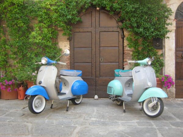 Un giro in Vespa romantico e una degustazione